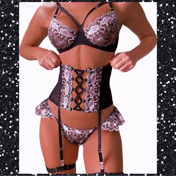 Pink Hearts On Black Lingerie Corset Set with Lace Embellishments - Picture 4 of 6